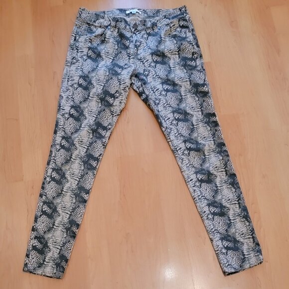 CAbi Diamondback Snakeskin Print Skinny Jeans Style 958 Size 8 - Picture 4 of 9